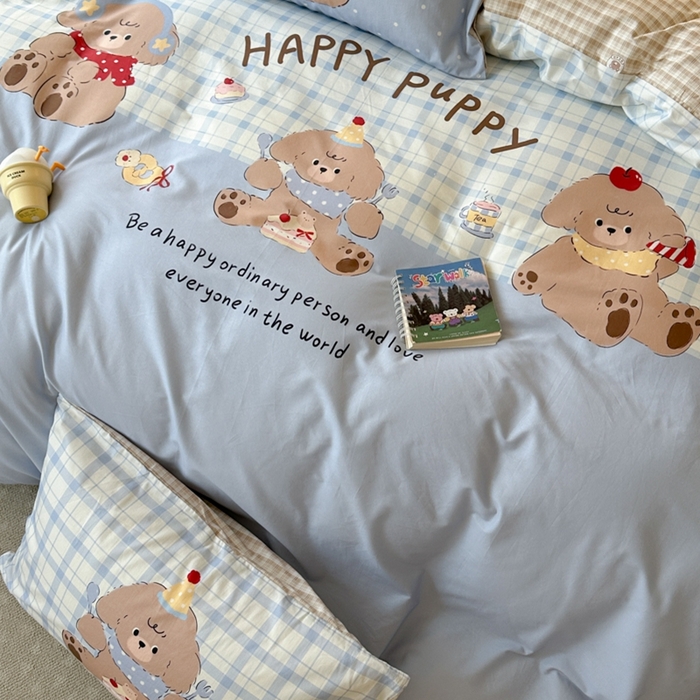 91家纺网 家纺一手货源 找家纺 寐居家纺 2025新款亲肤舒适全棉纯棉数码大阪印花四件套 小狗仔party