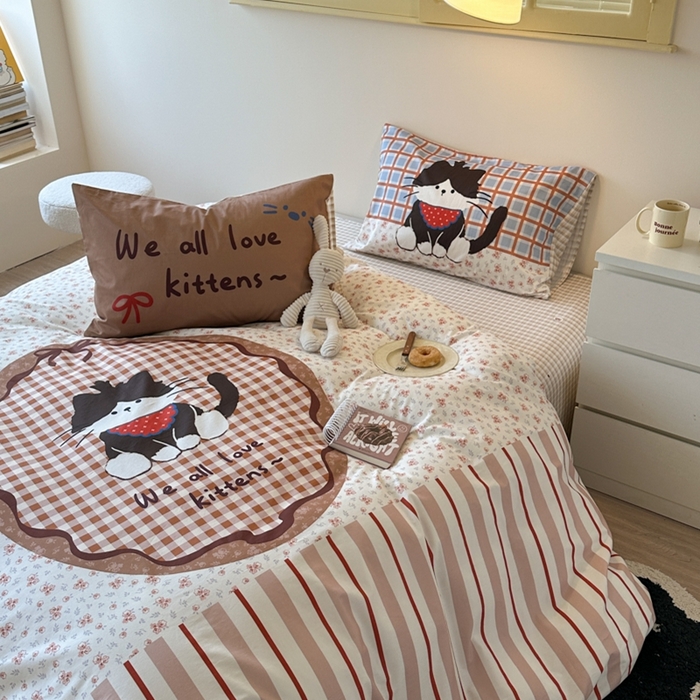 91家纺网 家纺一手货源 找家纺 寐居家纺 2025新款亲肤舒适全棉纯棉数码大阪印花四件套 趣多喵