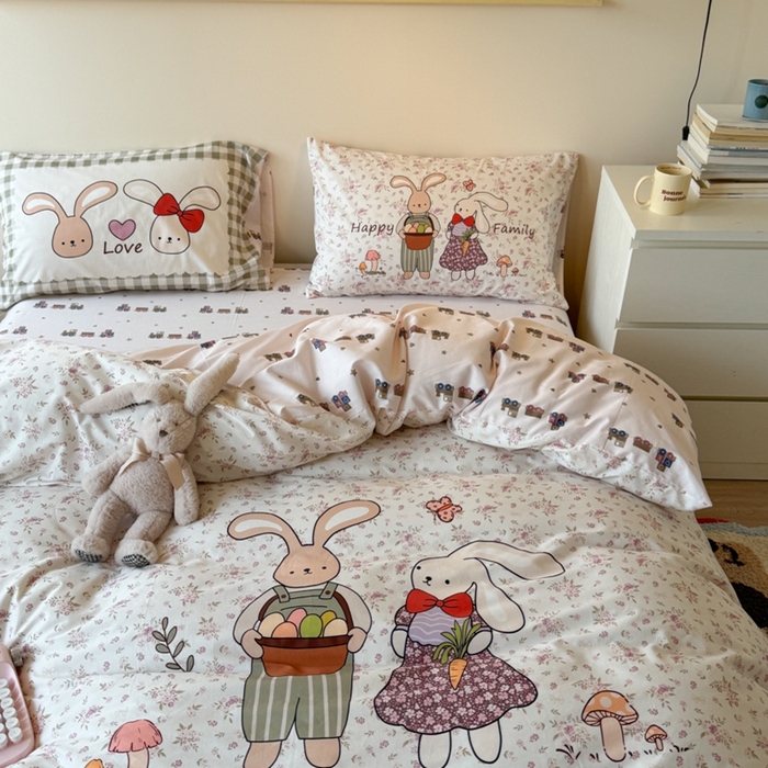 91家纺网 家纺一手货源 找家纺 寐居家纺 2025新款亲肤舒适全棉纯棉数码大阪印花四件套 甜甜兔