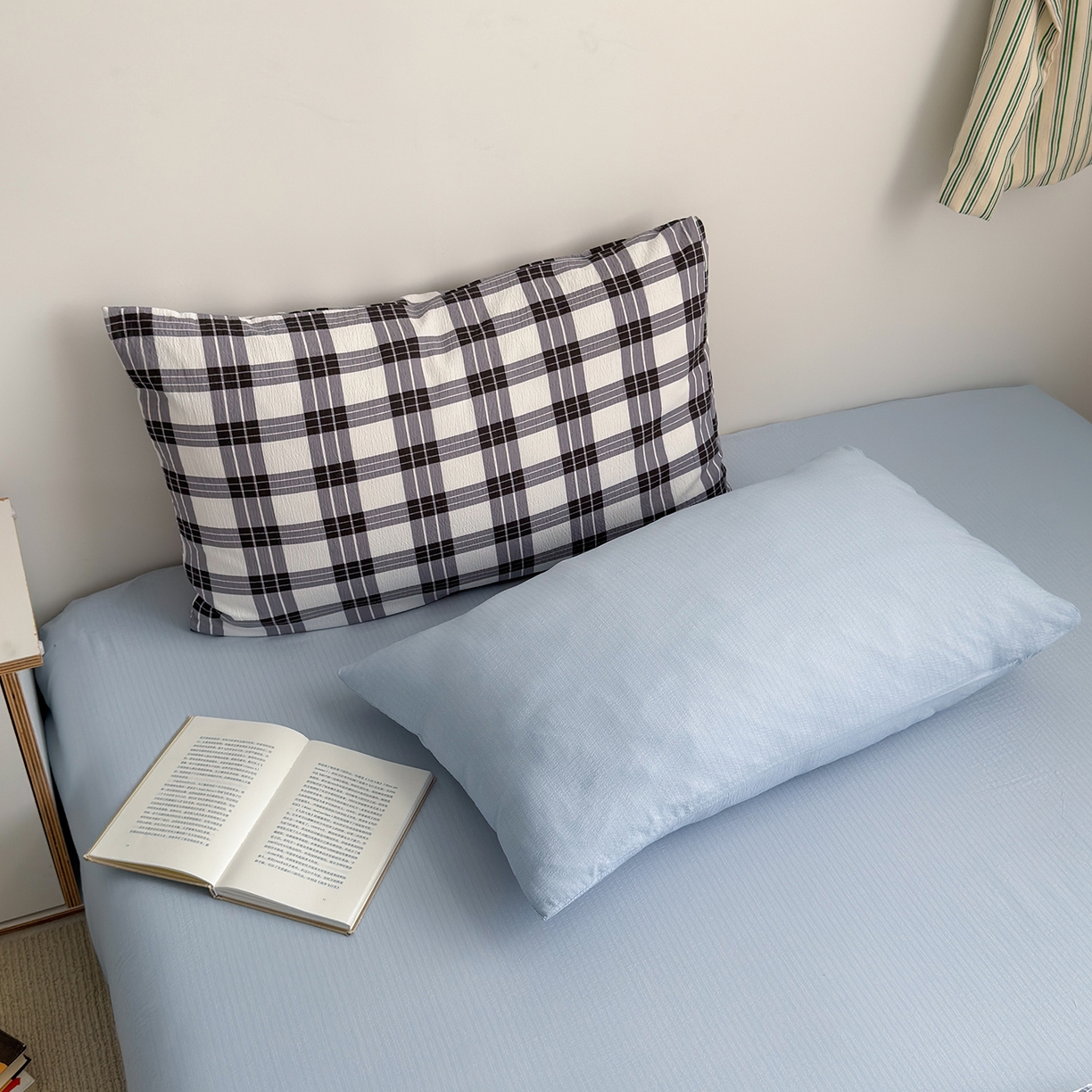 91家纺网 家纺一手货源 找家纺 罗亿家纺 2025新款云感双层纱学生季韩系泡泡棉四件套-米露（小红书推荐） 米露-简兮灰