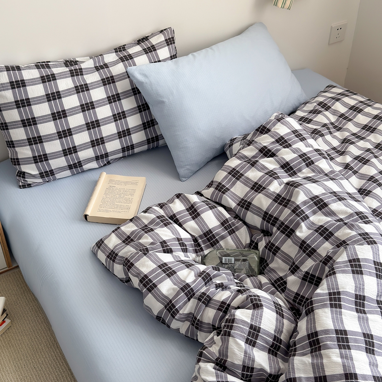 91家纺网 家纺一手货源 找家纺 罗亿家纺 2025新款云感双层纱学生季韩系泡泡棉四件套-米露（小红书推荐） 米露-简兮灰