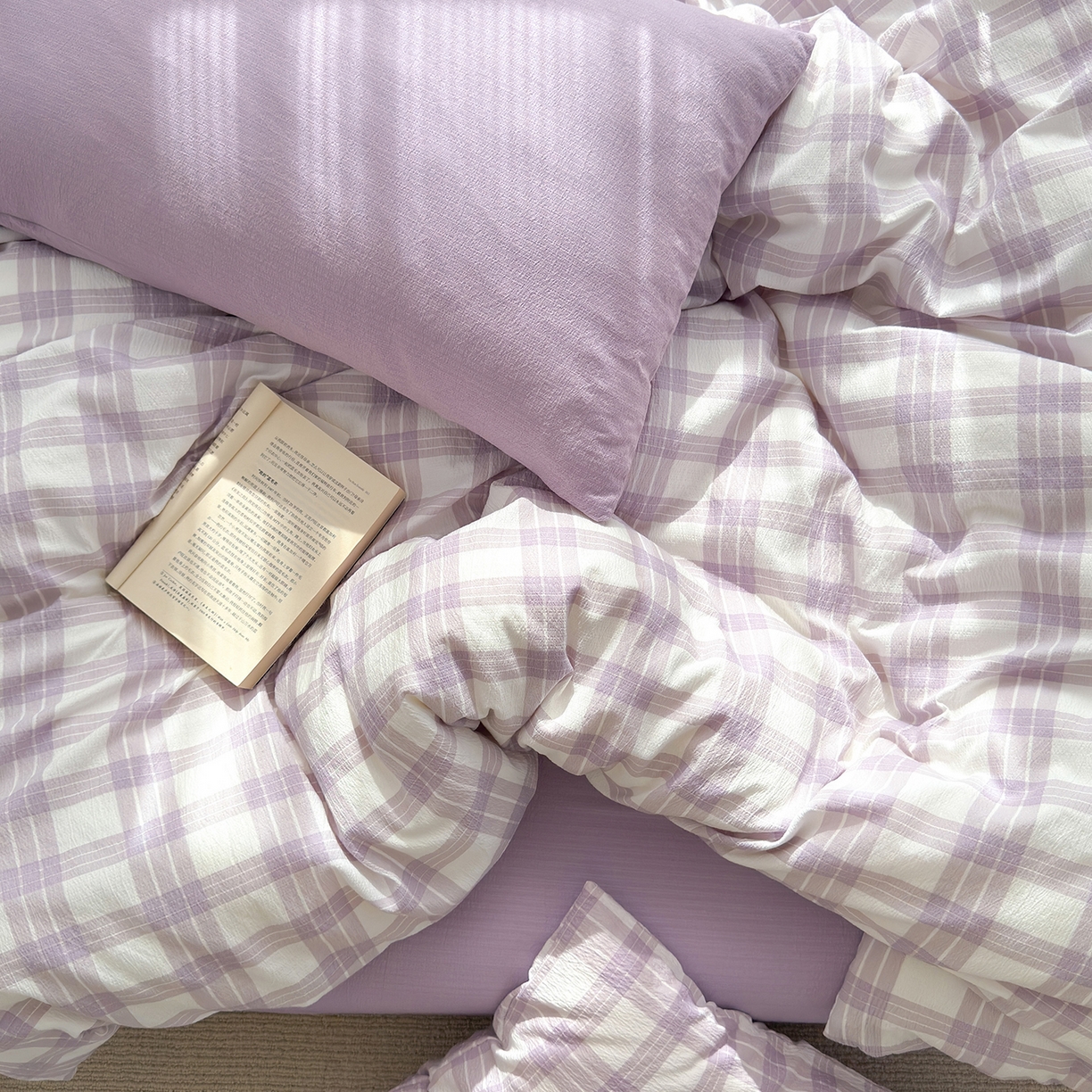 91家纺网 家纺一手货源 找家纺 罗亿家纺 2025新款云感双层纱学生季韩系泡泡棉四件套-米露（小红书推荐） 米露-格格紫