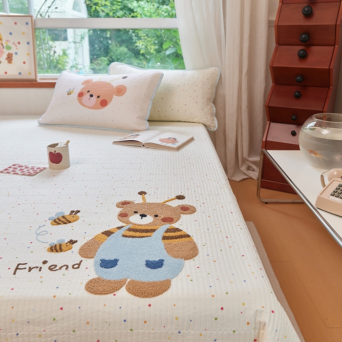 91家纺网 家纺一手货源 找家纺 （总）鑫喜莱家纺 2025新款云朵棉毛巾绣床盖三件套