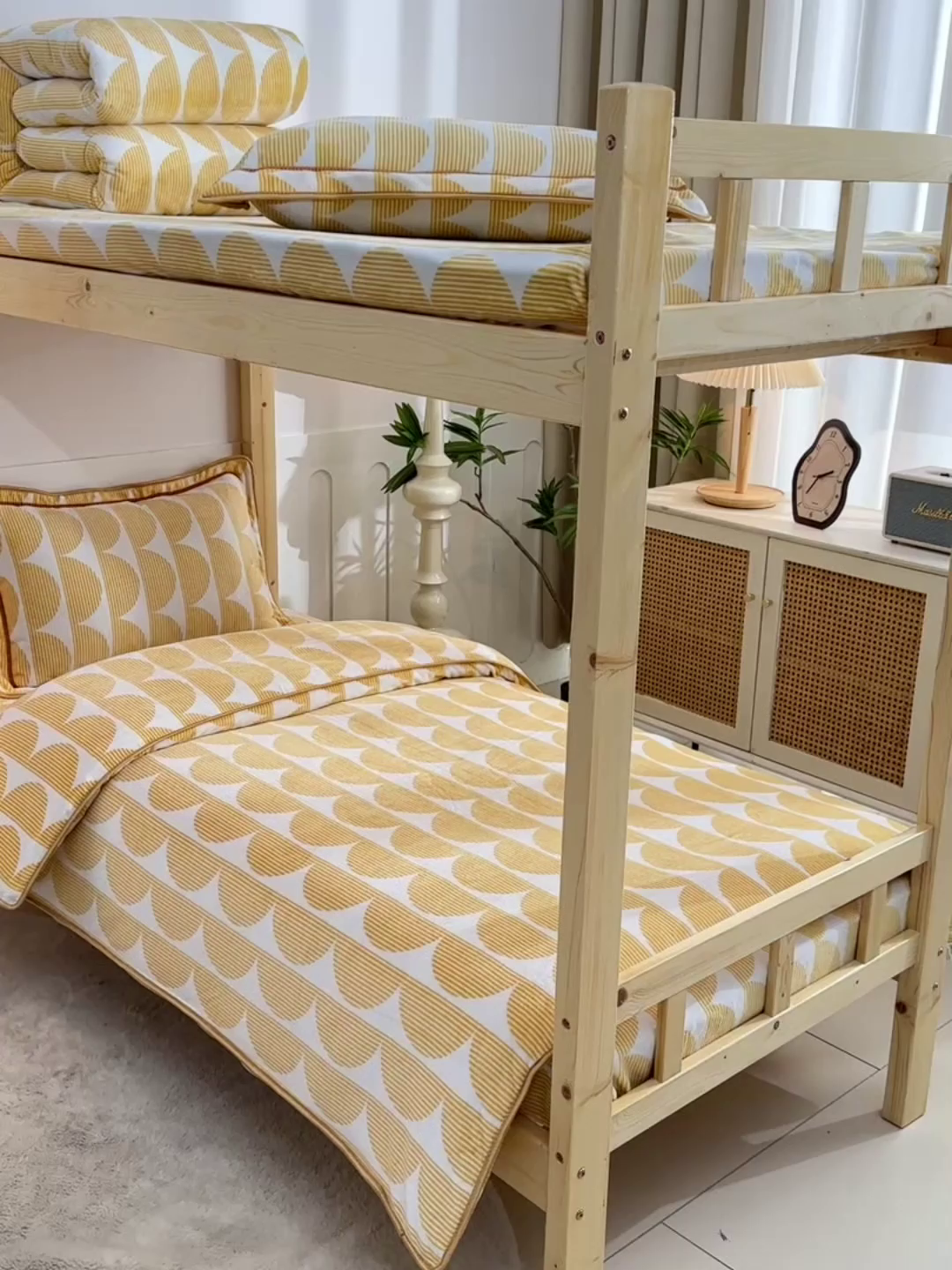 91家纺网 家纺一手货源 找家纺 馨梦缘2025新款爆款高克重印花牛奶绒法莱绒学生三件套 幸福