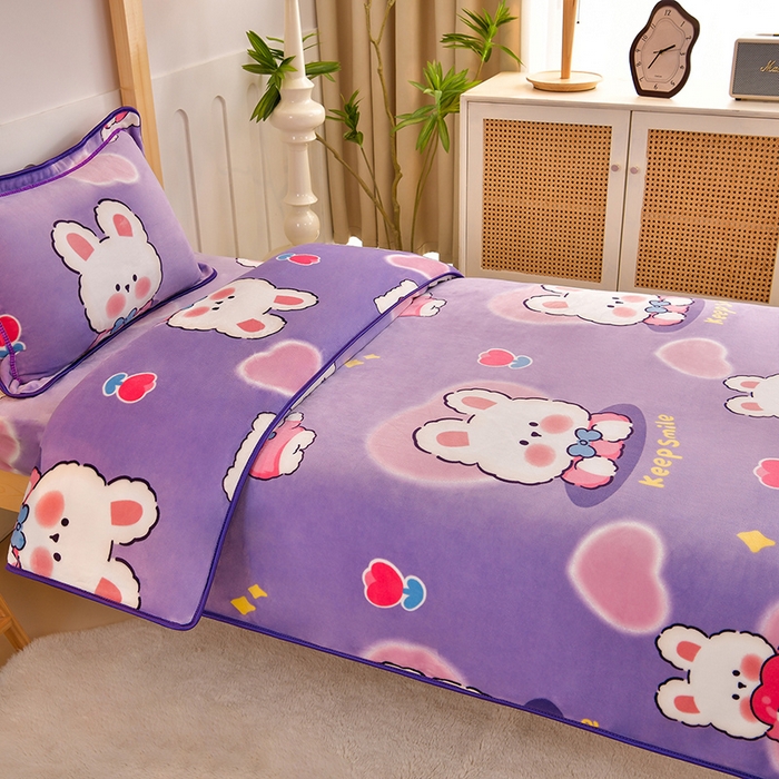 91家纺网 家纺一手货源 找家纺 馨梦缘2025新款爆款高克重印花牛奶绒法莱绒学生三件套 爱心小兔