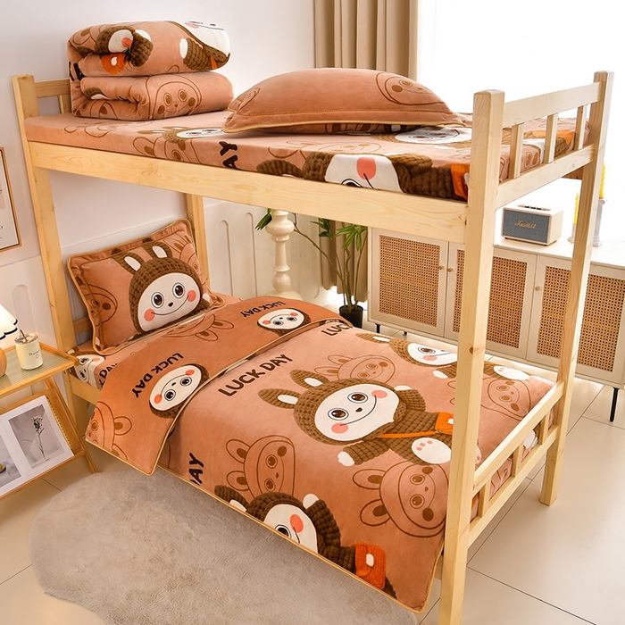 91家纺网 家纺一手货源 找家纺 馨梦缘2025新款爆款高克重印花牛奶绒法莱绒学生三件套 拉咕咕