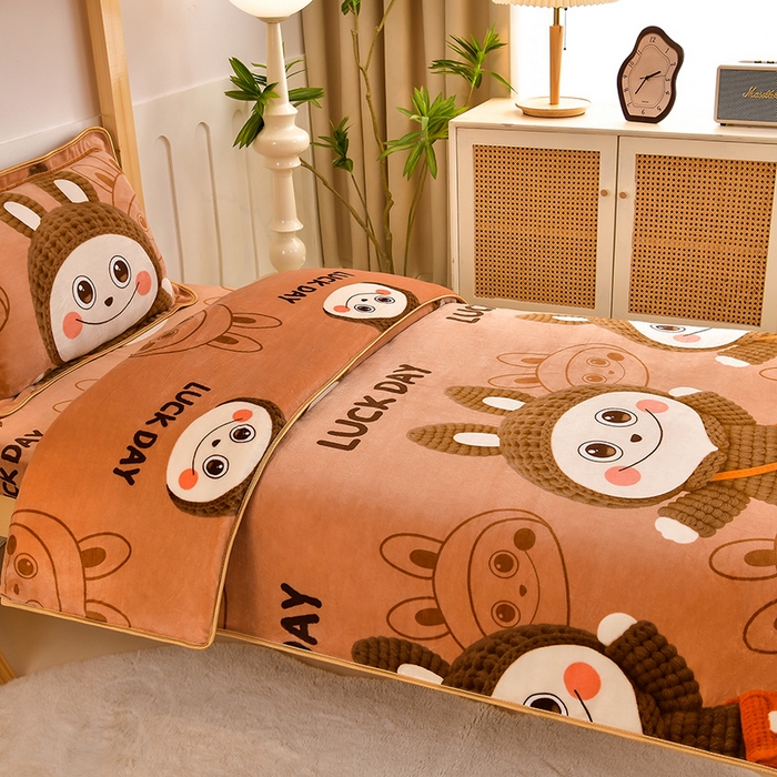 91家纺网 家纺一手货源 找家纺 馨梦缘2025新款爆款高克重印花牛奶绒法莱绒学生三件套 拉咕咕