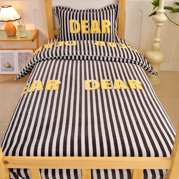 91家纺网 家纺一手货源 找家纺 馨梦缘2025新款爆款高克重印花牛奶绒法莱绒学生三件套 简单爱