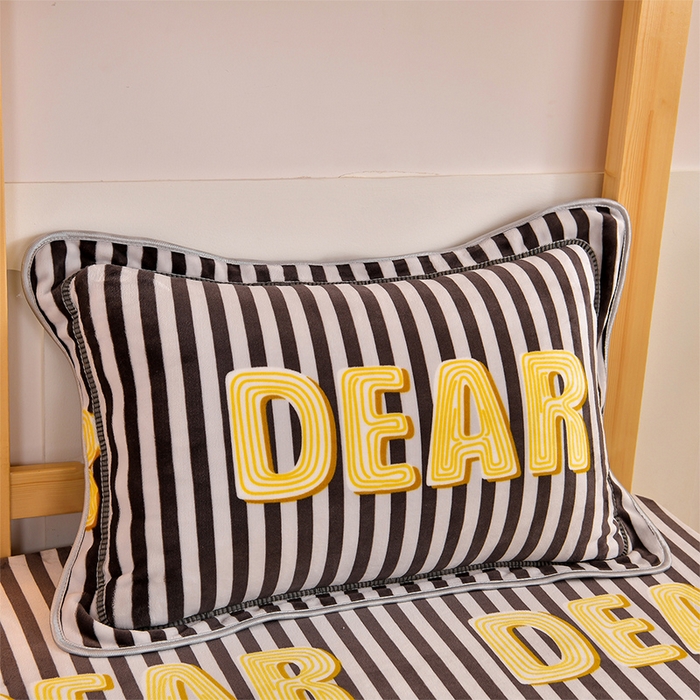 91家纺网 家纺一手货源 找家纺 馨梦缘2025新款爆款高克重印花牛奶绒法莱绒学生三件套 简单爱