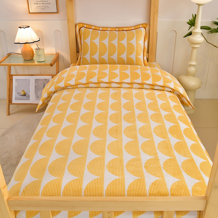 91家纺网 家纺一手货源 找家纺 馨梦缘2025新款爆款高克重印花牛奶绒法莱绒学生三件套 幸福