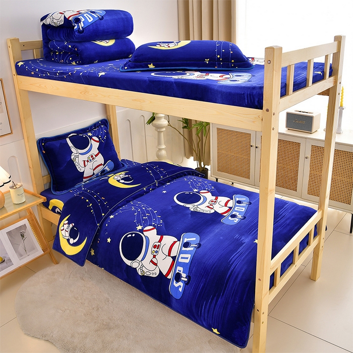 91家纺网 家纺一手货源 找家纺 馨梦缘2025新款爆款高克重印花牛奶绒法莱绒学生三件套 宇航员