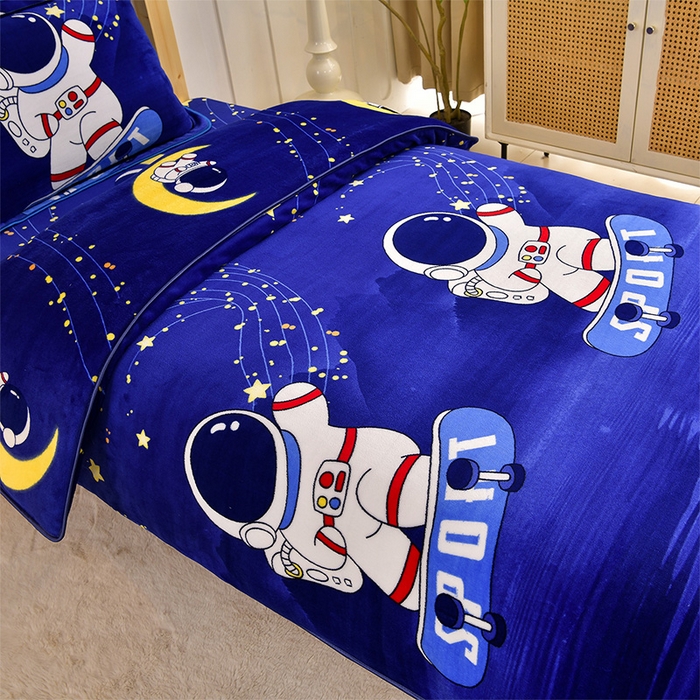 91家纺网 家纺一手货源 找家纺 馨梦缘2025新款爆款高克重印花牛奶绒法莱绒学生三件套 宇航员