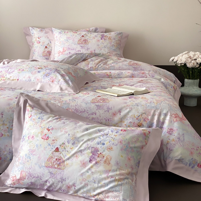 91家纺网 家纺一手货源 找家纺 云栖家居 2025全棉纯棉长绒棉纯棉A类50支数码印花系列四件套-春园 奇妙城堡-紫