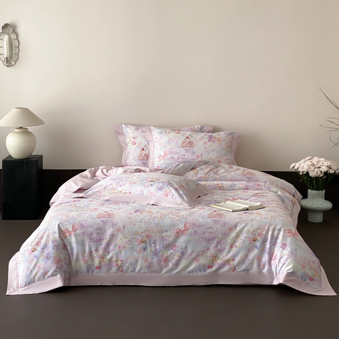 91家纺网 家纺一手货源 找家纺 云栖家居 2025全棉纯棉长绒棉纯棉A类50支数码印花系列四件套-春园 奇妙城堡-紫