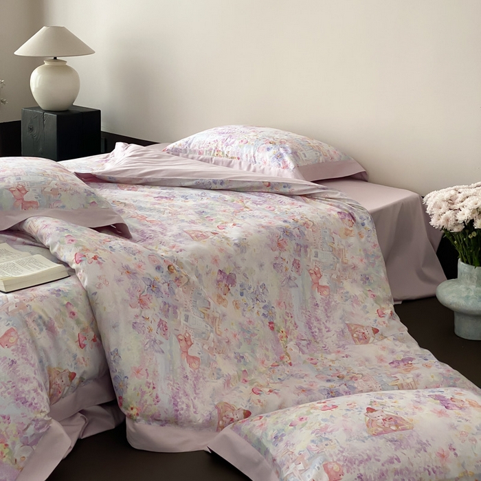 91家纺网 家纺一手货源 找家纺 云栖家居 2025全棉纯棉长绒棉纯棉A类50支数码印花系列四件套-春园 奇妙城堡-紫