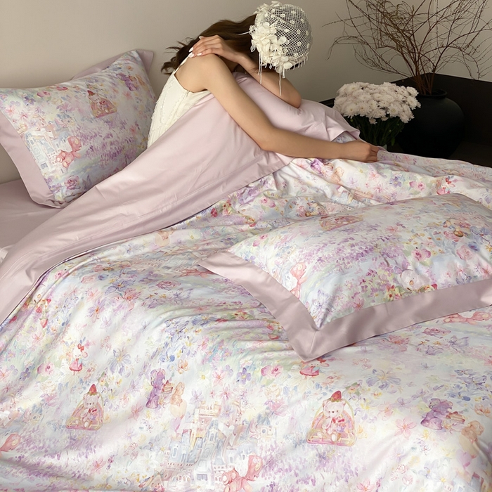 91家纺网 家纺一手货源 找家纺 云栖家居 2025全棉纯棉长绒棉纯棉A类50支数码印花系列四件套-春园 奇妙城堡-紫