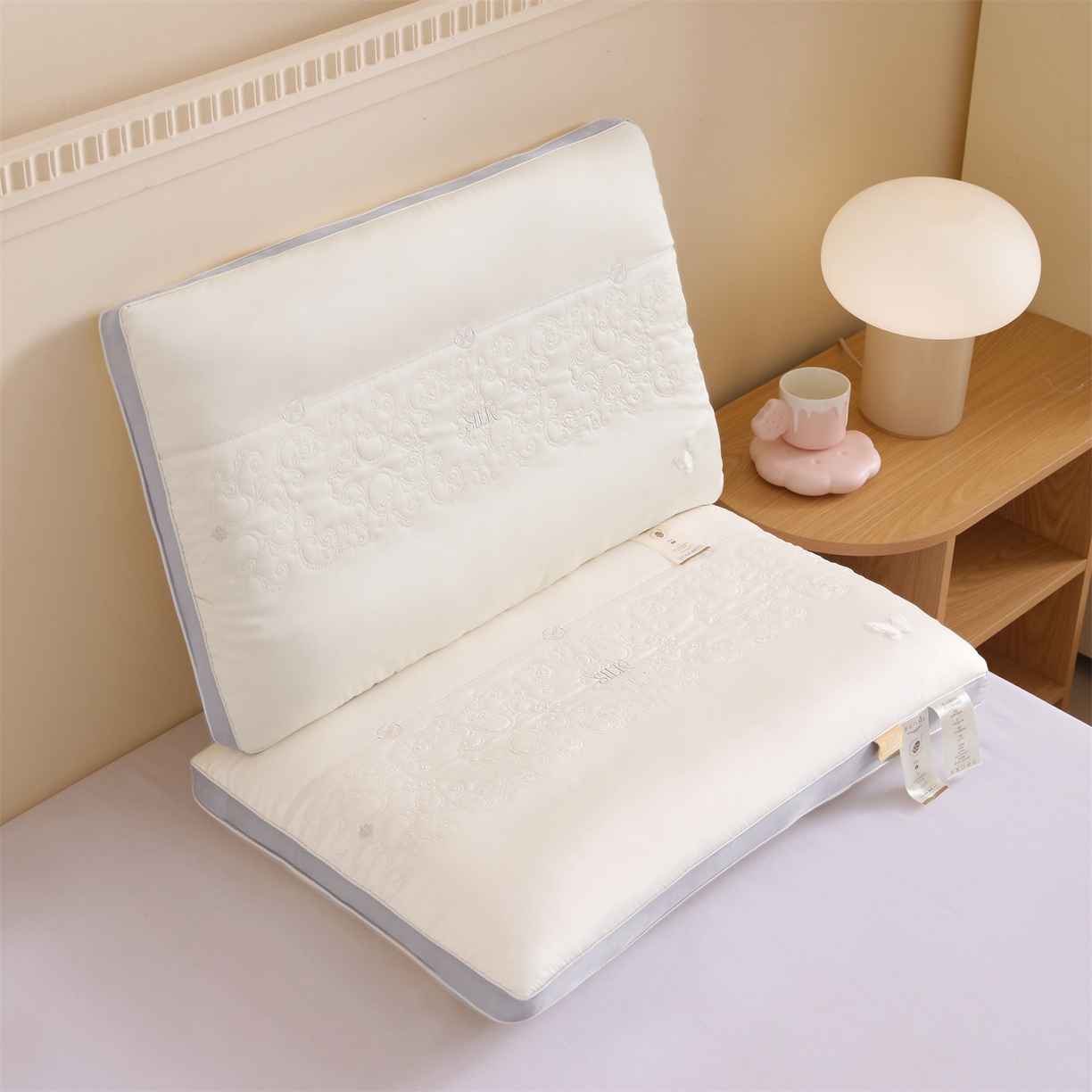 91家纺网 家纺一手货源 找家纺 （总）麦肯锡 2025新款蝴蝶刺绣定型枕