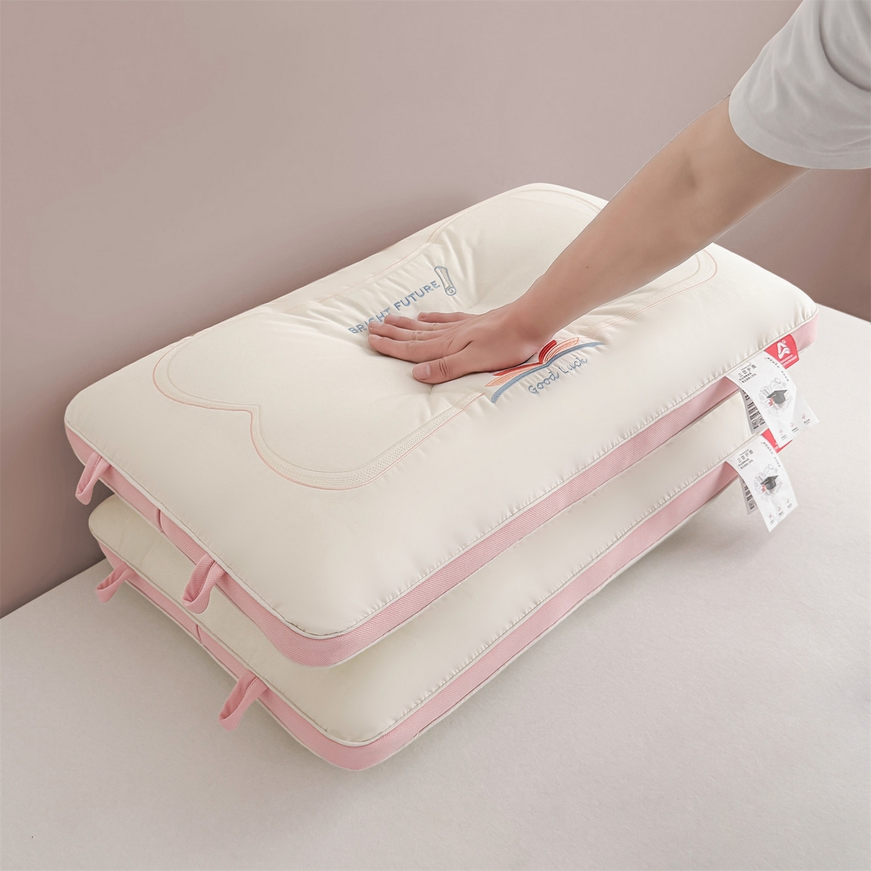 91家纺网 家纺一手货源 找家纺 麦肯锡 2025新款A类三防全棉护颈亲子枕 粉色