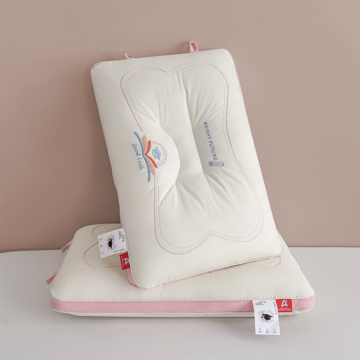 91家纺网 家纺一手货源 找家纺 麦肯锡 2025新款A类三防全棉护颈亲子枕 粉色