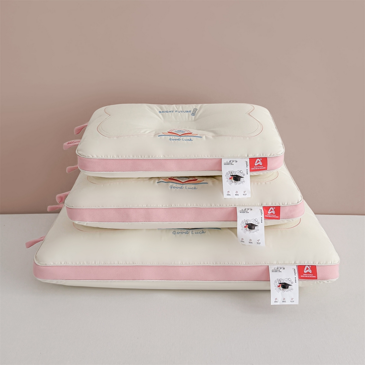 91家纺网 家纺一手货源 找家纺 麦肯锡 2025新款A类三防全棉护颈亲子枕 粉色