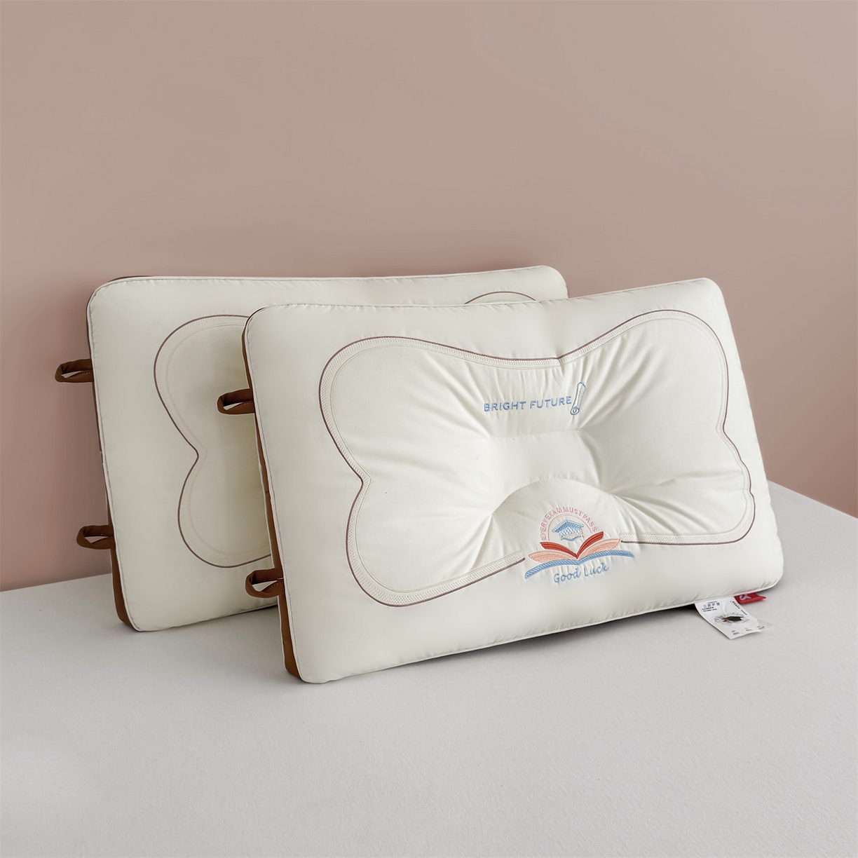 91家纺网 家纺一手货源 找家纺 麦肯锡 2025新款A类三防全棉护颈亲子枕 咖色