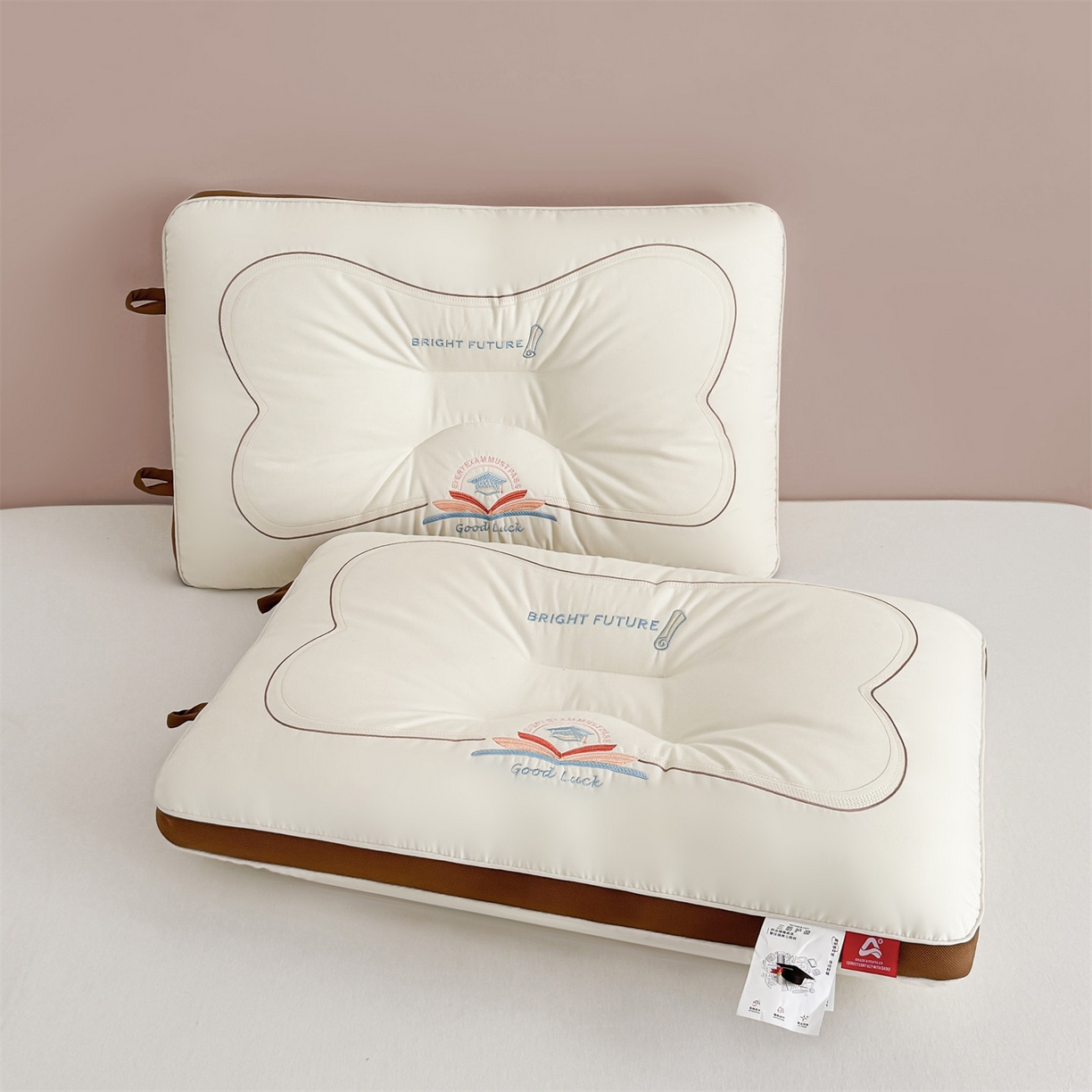 91家纺网 家纺一手货源 找家纺 麦肯锡 2025新款A类三防全棉护颈亲子枕 咖色