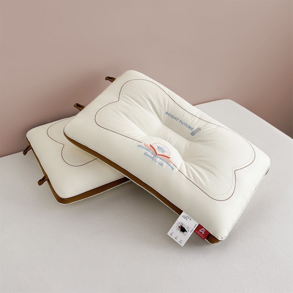 91家纺网 家纺一手货源 找家纺 麦肯锡 2025新款A类三防全棉护颈亲子枕 咖色