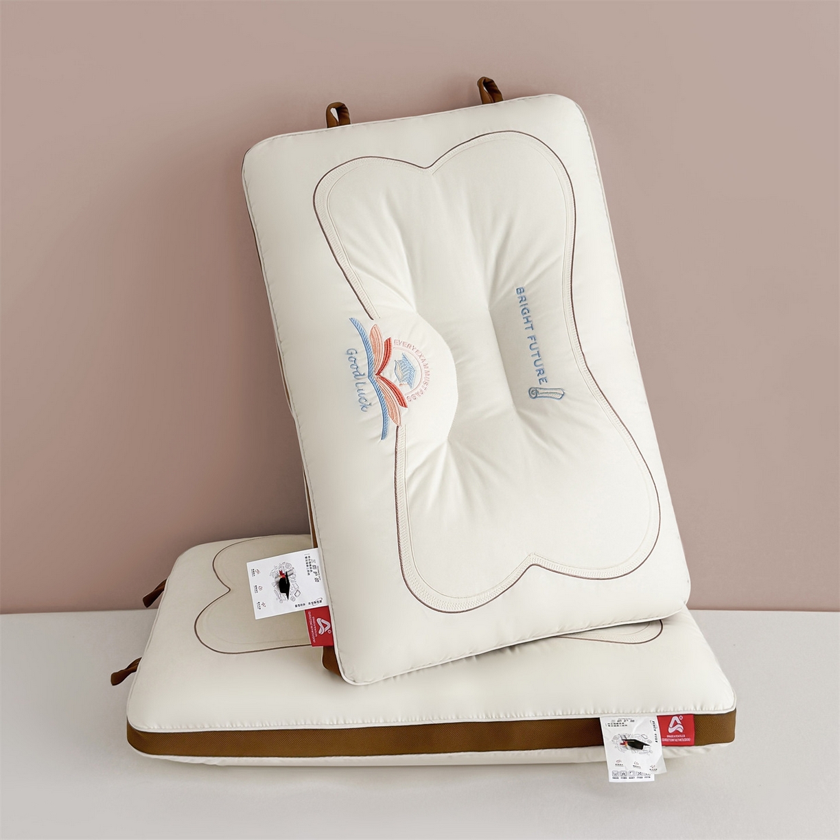 91家纺网 家纺一手货源 找家纺 麦肯锡 2025新款A类三防全棉护颈亲子枕 咖色