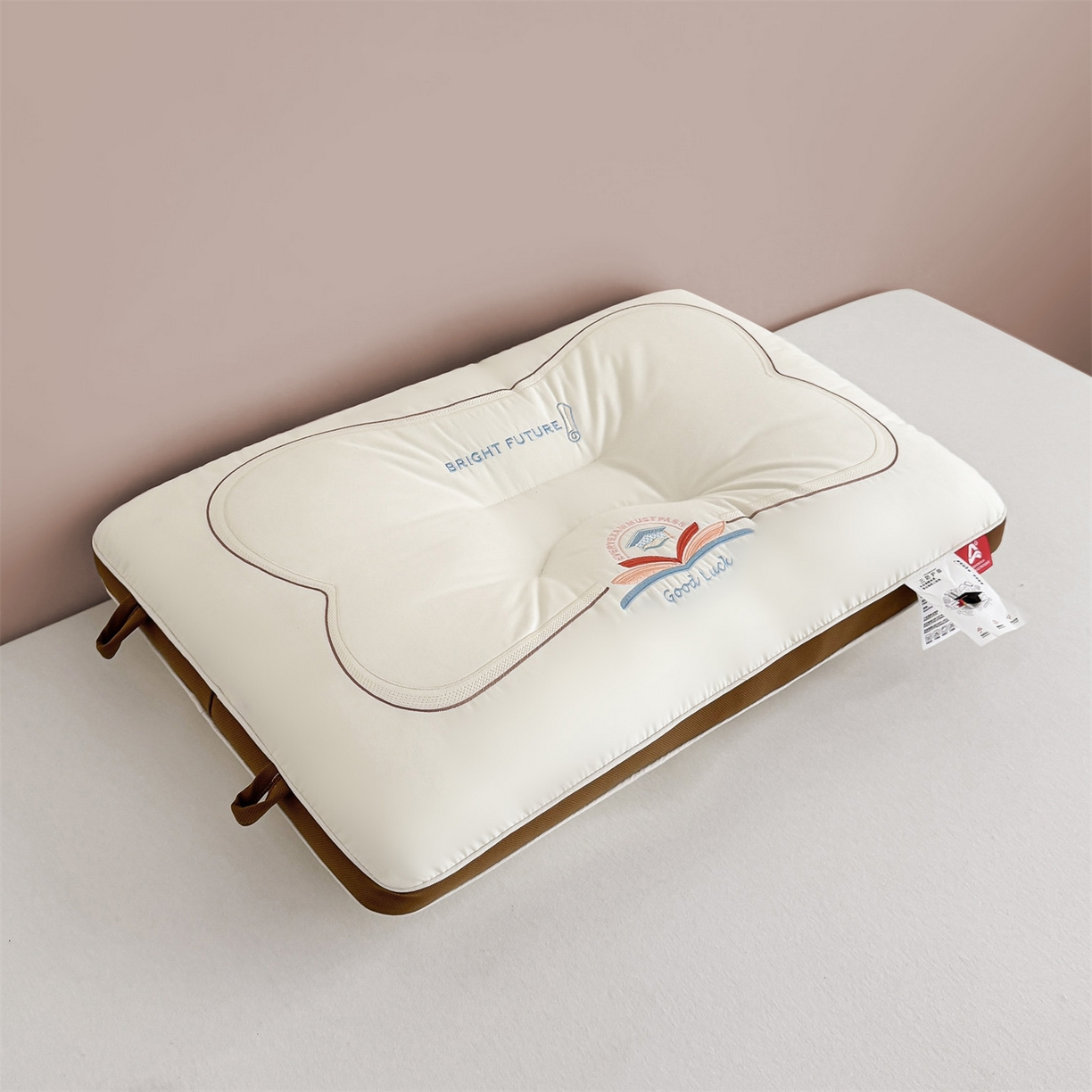 91家纺网 家纺一手货源 找家纺 麦肯锡 2025新款A类三防全棉护颈亲子枕 咖色