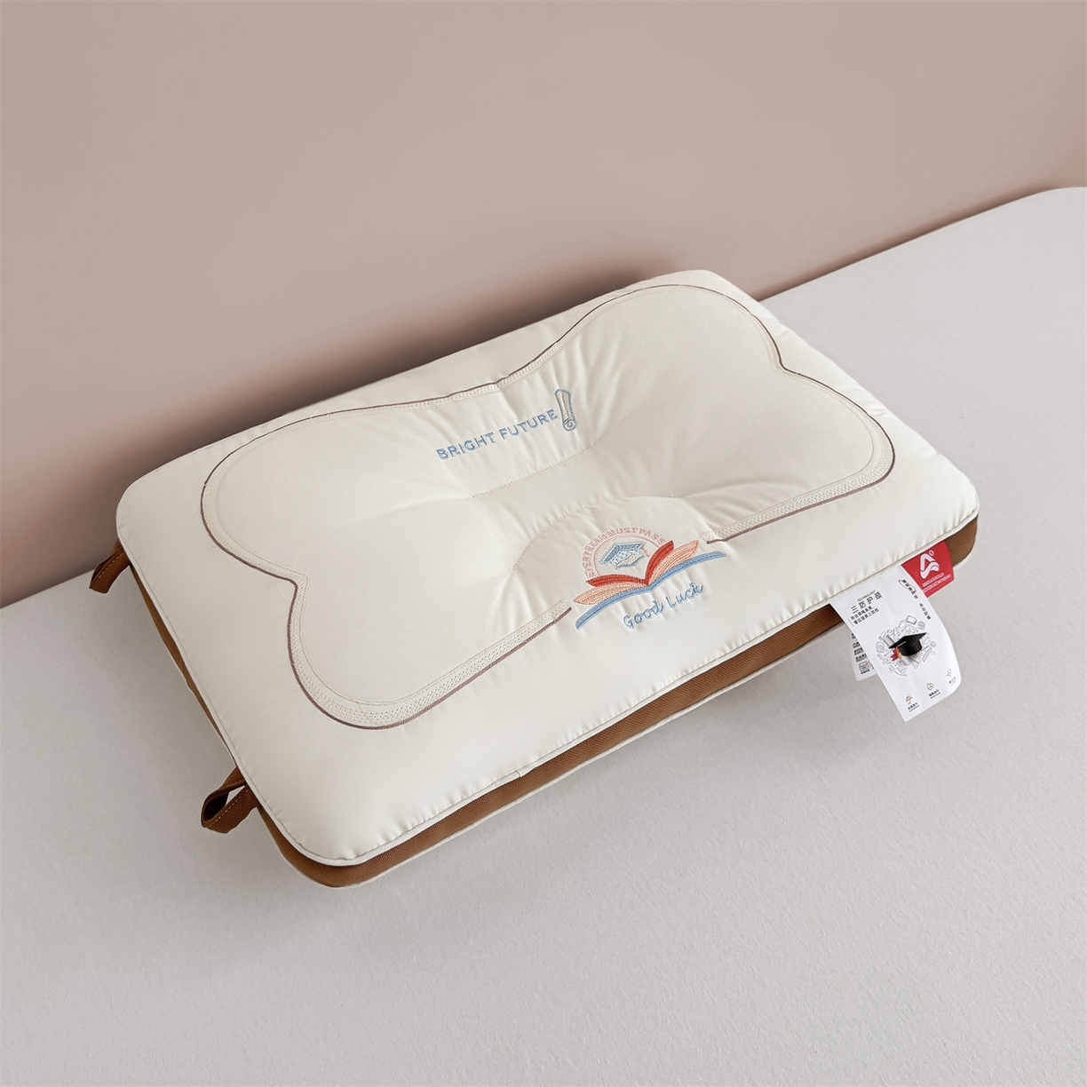 91家纺网 家纺一手货源 找家纺 麦肯锡 2025新款A类三防全棉护颈亲子枕 咖色