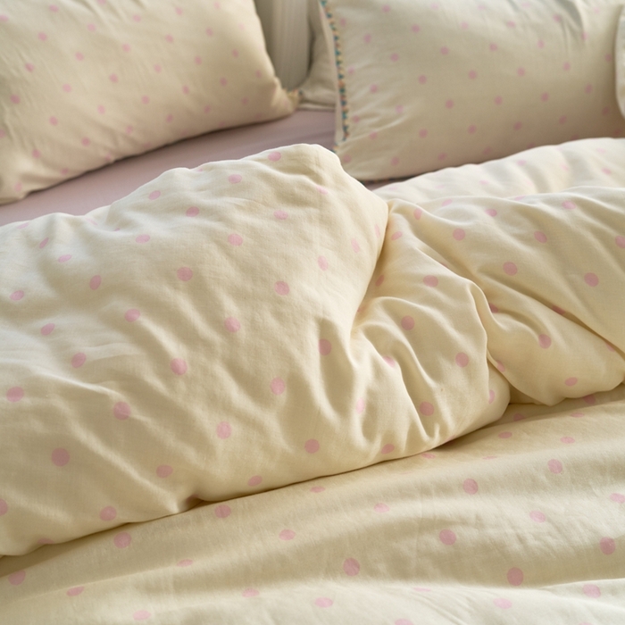 91家纺网 家纺一手货源 找家纺 洋铭区（原狠狠爱） 2025新款全棉纯棉双层纱彩边四件套 蜜粉波波