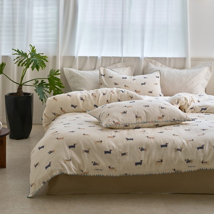 91家纺网 家纺一手货源 找家纺 洋铭区（原狠狠爱） 2025新款全棉纯棉双层纱彩边四件套 酷帅小萌狗