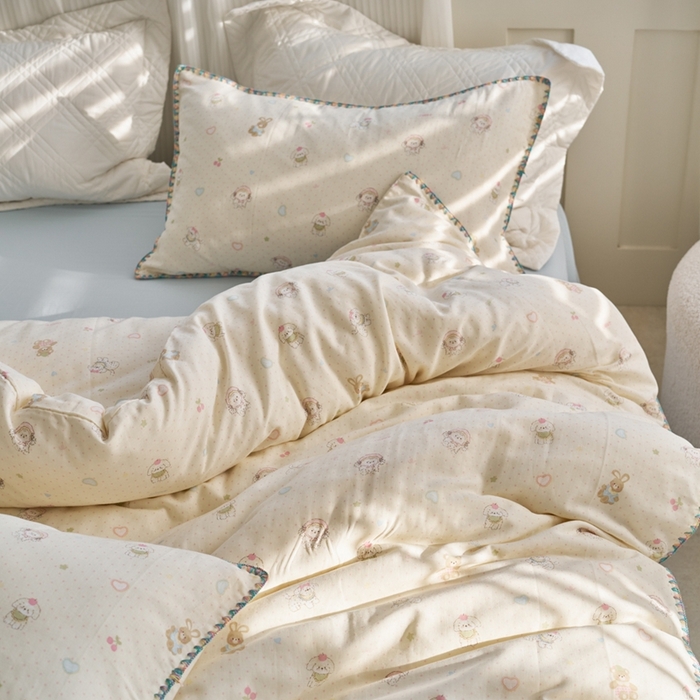 91家纺网 家纺一手货源 找家纺 洋铭区（原狠狠爱） 2025新款全棉纯棉双层纱彩边四件套 童话王国