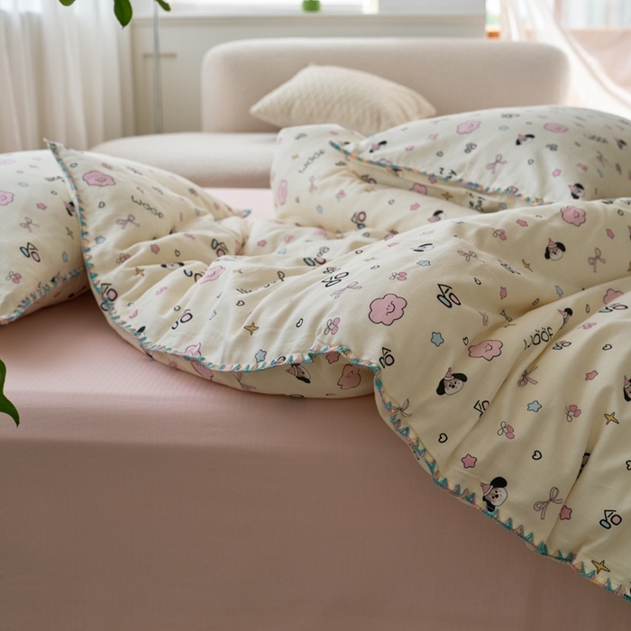 91家纺网 家纺一手货源 找家纺 洋铭区（原狠狠爱） 2025新款全棉纯棉双层纱彩边四件套 哈哈云朵