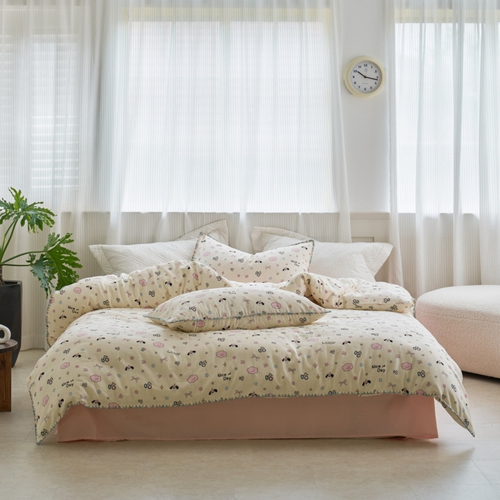 91家纺网 家纺一手货源 找家纺 洋铭区（原狠狠爱） 2025新款全棉纯棉双层纱彩边四件套 哈哈云朵