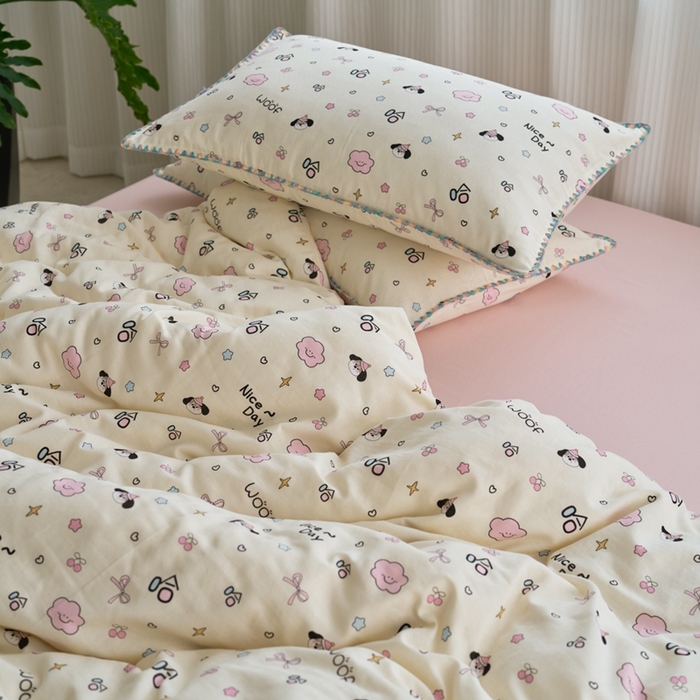 91家纺网 家纺一手货源 找家纺 洋铭区（原狠狠爱） 2025新款全棉纯棉双层纱彩边四件套 哈哈云朵