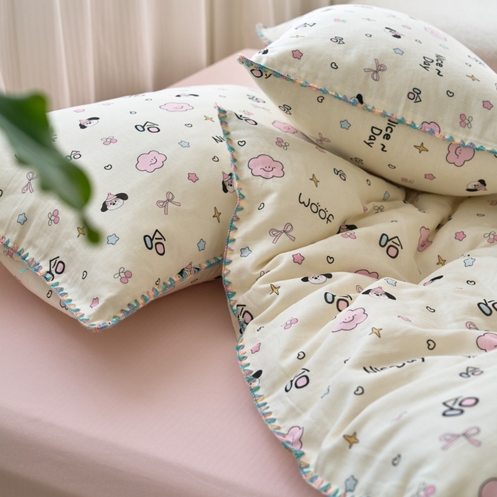 91家纺网 家纺一手货源 找家纺 洋铭区（原狠狠爱） 2025新款全棉纯棉双层纱彩边四件套 哈哈云朵