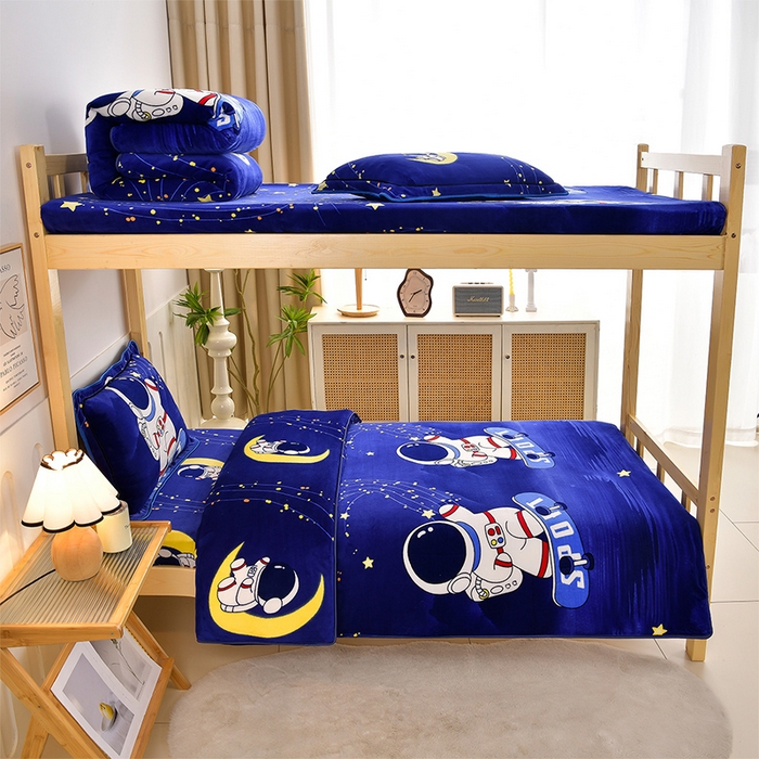 91家纺网 家纺一手货源 找家纺 馨梦缘2025新款爆款高克重印花牛奶绒法莱绒学生三件套 宇航员