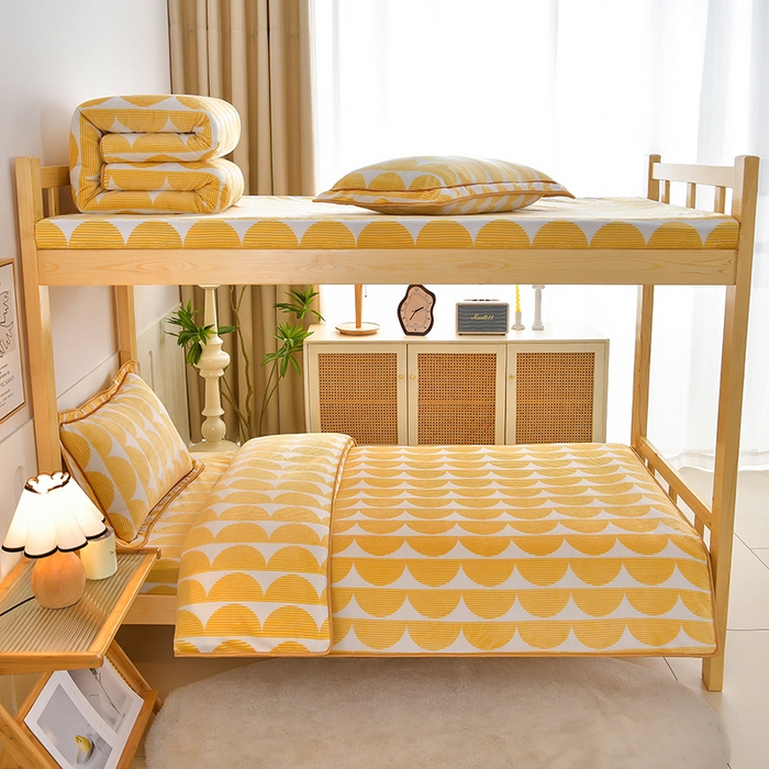 91家纺网 家纺一手货源 找家纺 馨梦缘2025新款爆款高克重印花牛奶绒法莱绒学生三件套 幸福