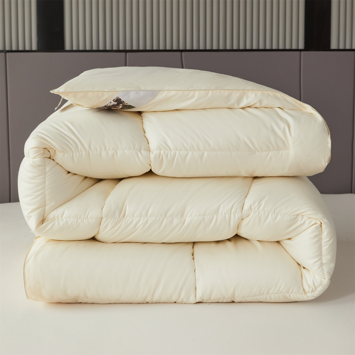 91家纺网 家纺一手货源 找家纺 2025新款羽丝被冬被子被芯大豆被春秋子母被夏被学生单人直播热款 米黄