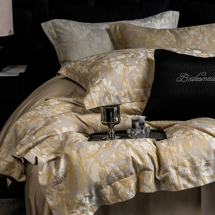 91家纺网 家纺一手货源 找家纺 立奥被业 2025新款天丝棉色织大提花四件套 风吹花季-金