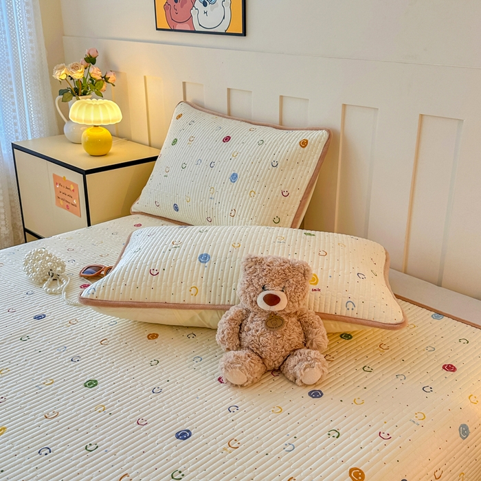 91家纺网 家纺一手货源 找家纺 岚吉家纺 2025新款全棉133*72宝宝绒棉加绒一面纯棉一面牛奶绒双面可用单床盖学生床床垫 床盖单件 多彩笑脸