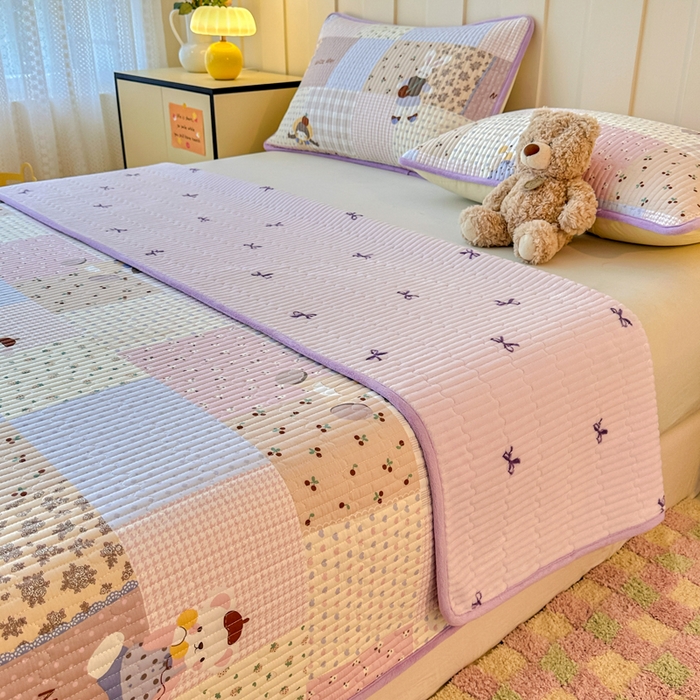 91家纺网 家纺一手货源 找家纺 岚吉家纺 2025新款全棉133*72宝宝绒棉加绒一面纯棉一面牛奶绒双面可用单床盖学生床床垫 床盖单件 快乐聚会