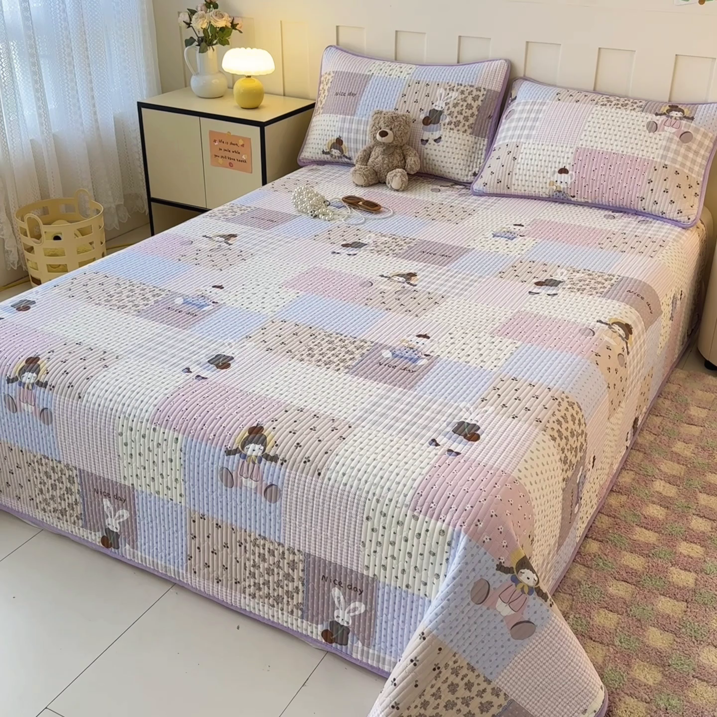 91家纺网 家纺一手货源 找家纺 岚吉家纺 2025新款全棉133*72宝宝绒棉加绒一面纯棉一面牛奶绒双面可用单床盖学生床床垫 床盖单件 快乐聚会