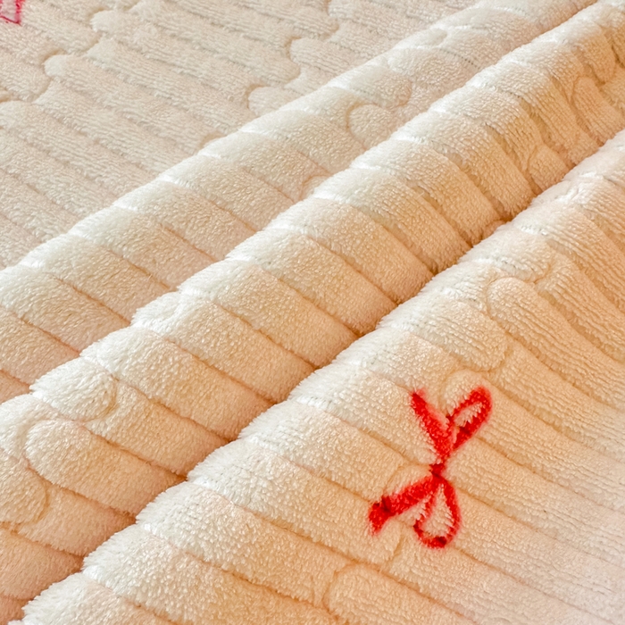 91家纺网 家纺一手货源 找家纺 岚吉家纺 2025新款全棉133*72宝宝绒棉加绒一面纯棉一面牛奶绒双面可用单床盖学生床床垫 床盖单件 美梦花园