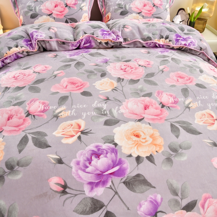 91家纺网 家纺一手货源 找家纺 新8.5-9.5斤法莱绒四件套珊瑚牛奶金貂绒四件套床裙 漫步花丛