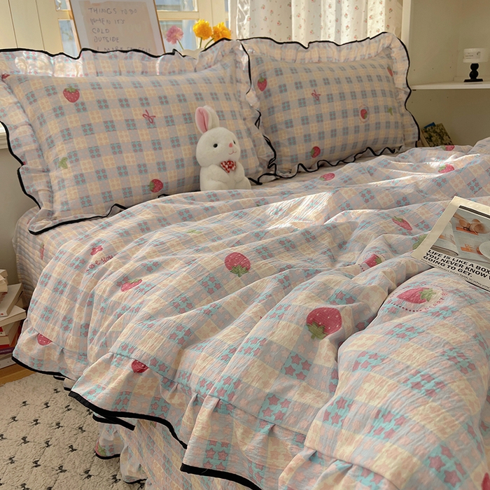 91家纺网 家纺一手货源 找家纺 繁花家居 2025新款云感木棉针织棉双层纱床盖四件套 床盖被套款-草莓很甜