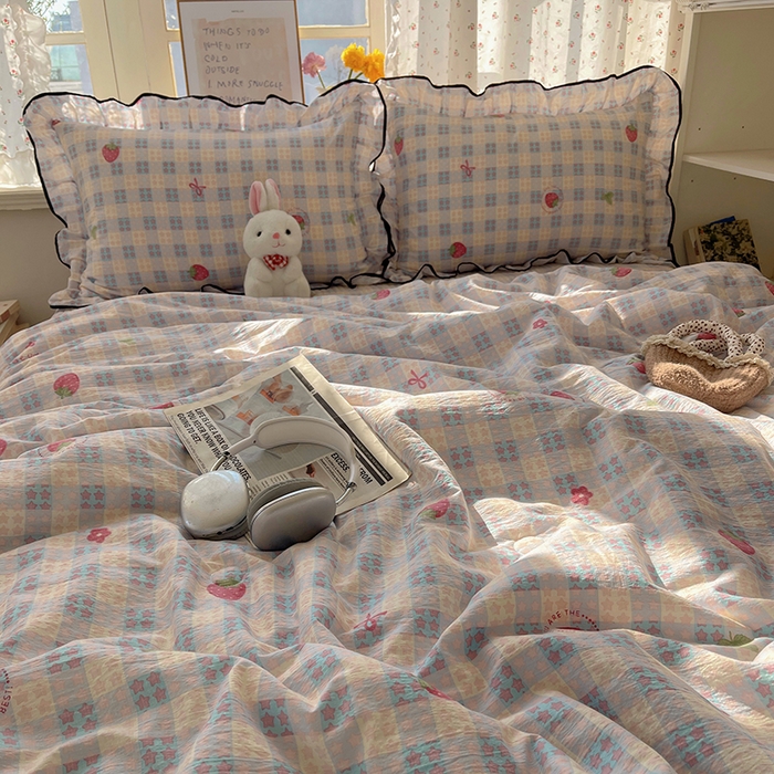 91家纺网 家纺一手货源 找家纺 繁花家居 2025新款云感木棉针织棉双层纱床盖四件套 床盖被套款-草莓很甜