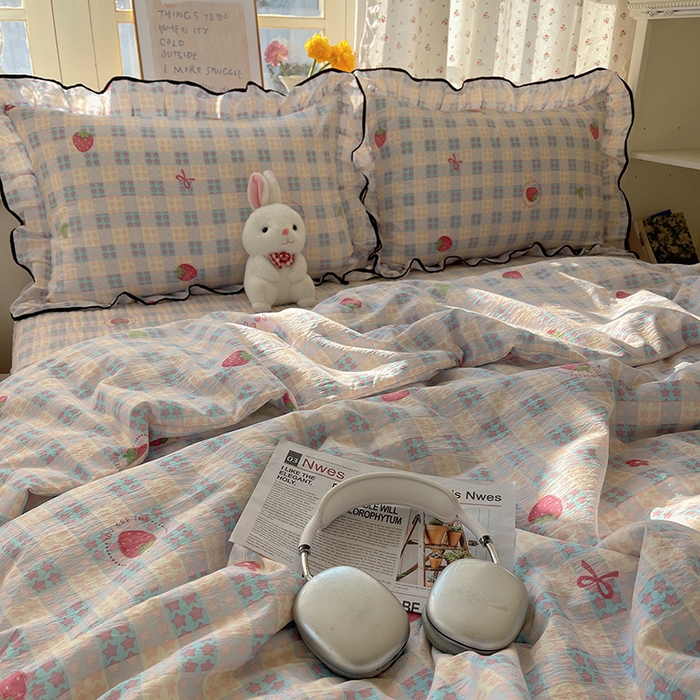 91家纺网 家纺一手货源 找家纺 繁花家居 2025新款云感木棉针织棉双层纱床盖四件套 床盖被套款-草莓很甜