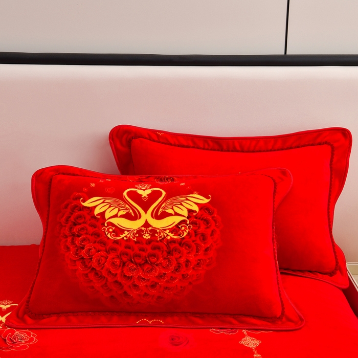 91家纺网 家纺一手货源 找家纺 新8.5-9.5斤法莱绒四件套珊瑚牛奶金貂绒四件套床裙 喜结良缘